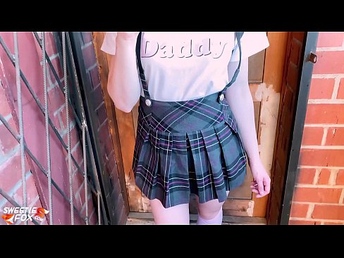 ❤️ Nxënëse thith karin e saj thellë dhe qihet në vend të klasave. ️ Porno në sq.makesexnotwar.ru ❤